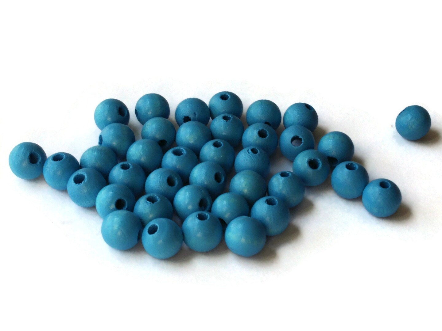 40 10mm Round Sky Blue Wood Beads Vintage Wooden Macrame Beads