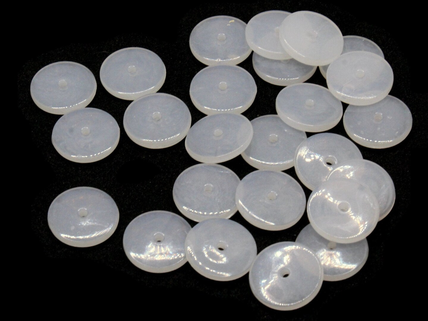 25 14mm White Vintage Plastic Flat Disc Beads