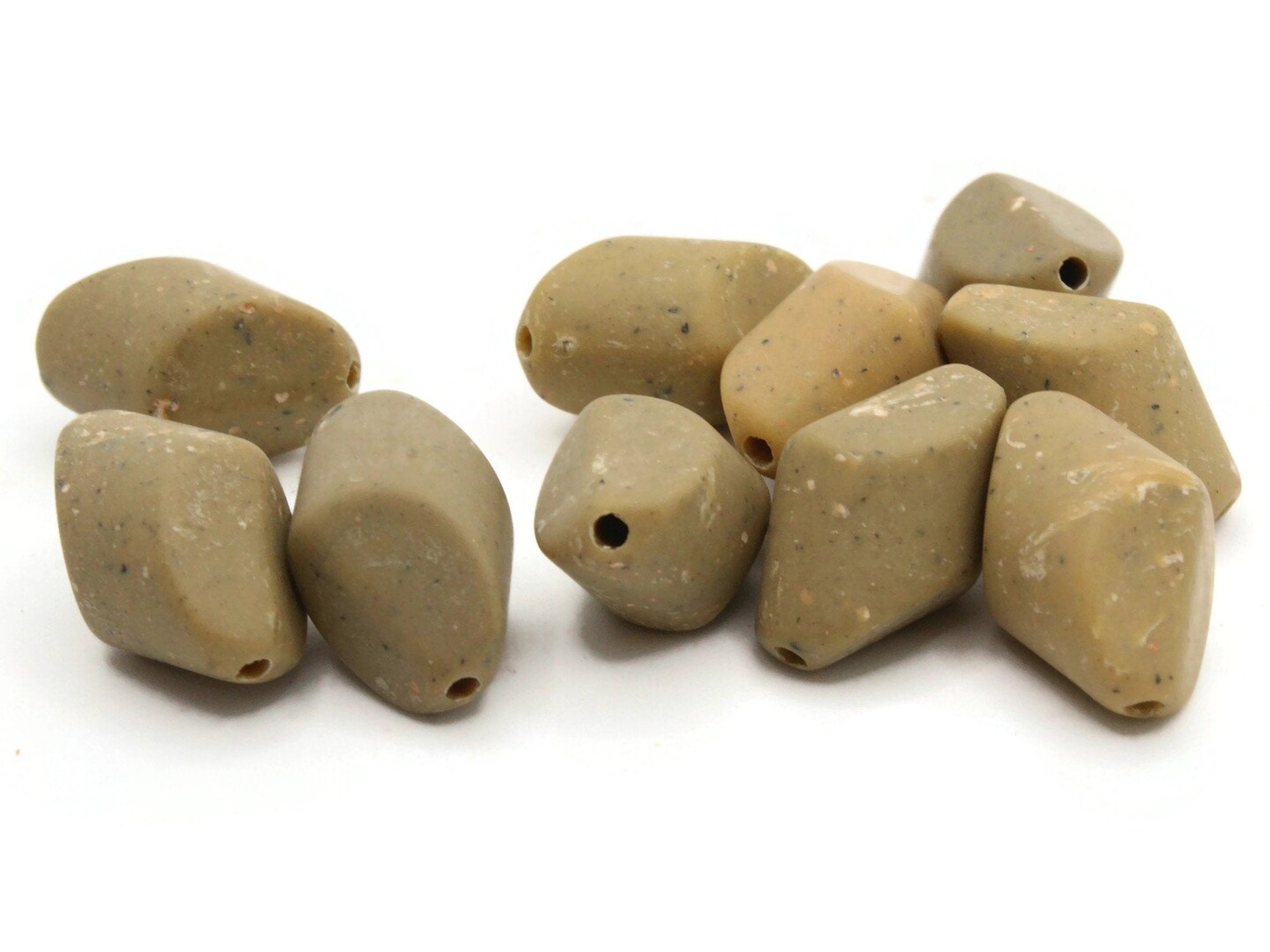 10 20mm Tan Diamond Beads with Black Specks - Vintage Plastic Beads