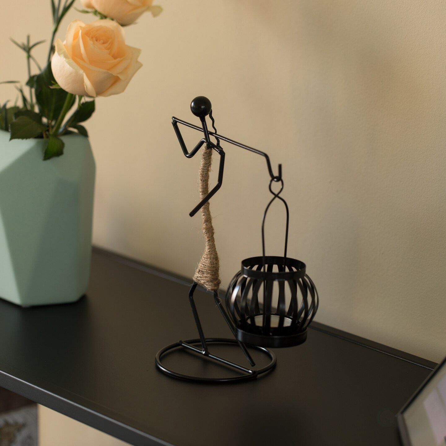 Wire Figure Candle Holder Decorative Modern Tea Light Lantern Tabletop Centerpiece Candle Stand