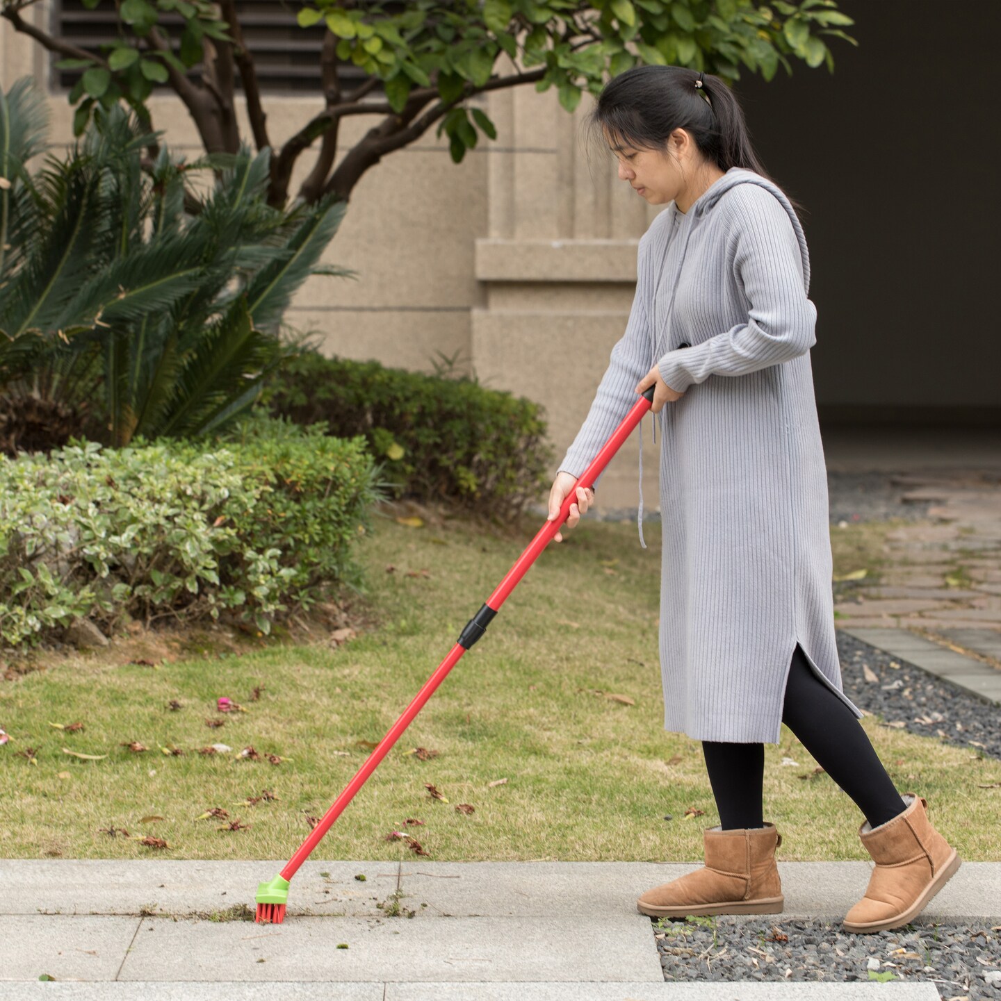 Outdoor Garden Patio Multi Tool Root Removal, Hand Weeding, Weed Puller Broom with Extendable Handle, For Driveways Patios or Sidewalks