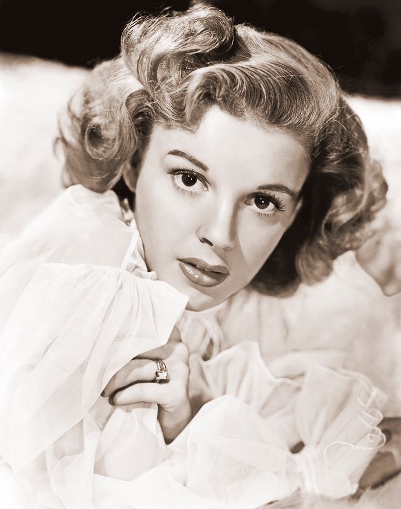 Judy Garland Poster Print by Hollywood Photo Archive Hollywood Photo Archive - Item # VARPDX488134