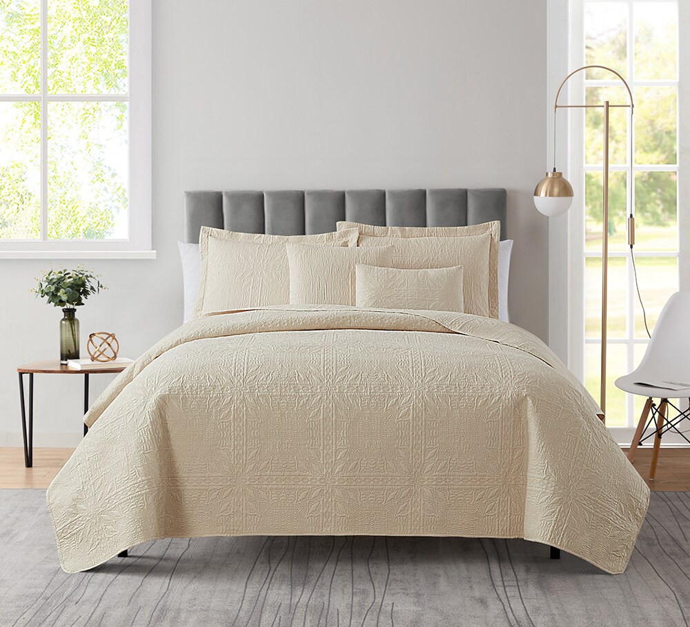 Clara Clark Quilts Set
