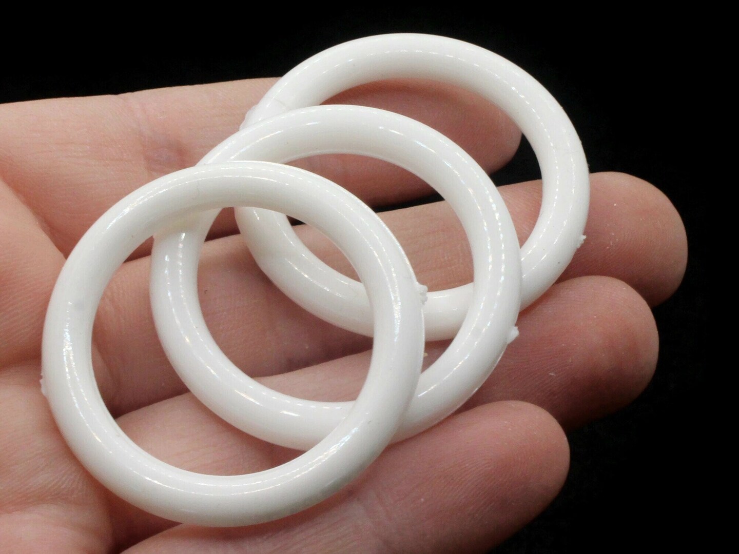 8 38mm White Ring Beads Vintage Plastic Links