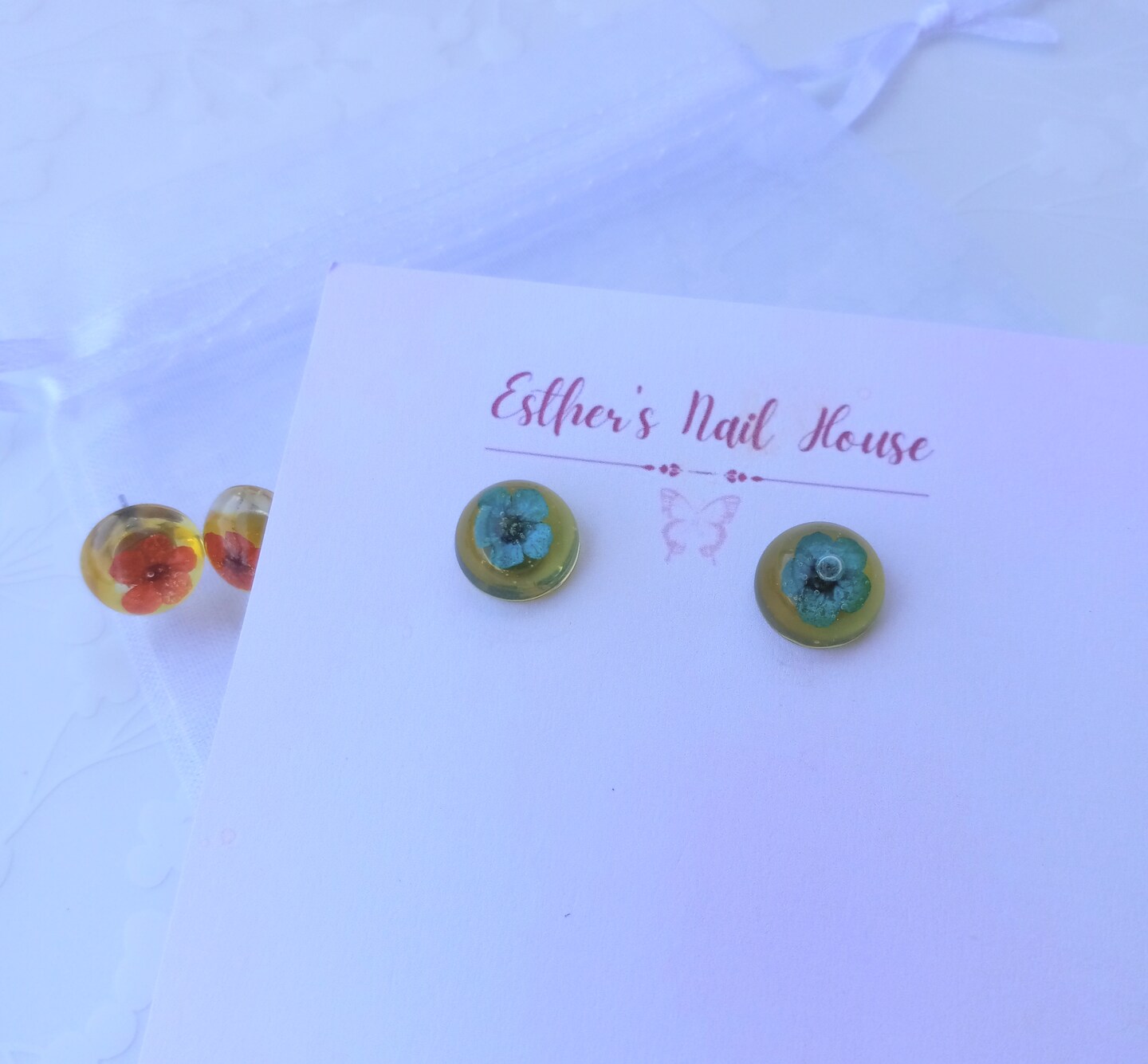Flower Stud Earrings made with Resin, Hypoallergenic Earrings, Red, Blue  Color, Handmade Jewelry, Hand Crafted