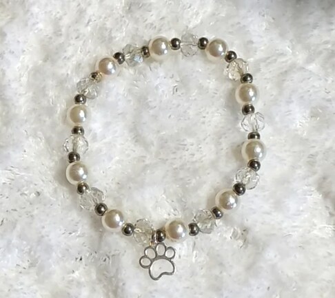 Pearl bead bracelet with silver puppy paw MakerPlace by Michaels
