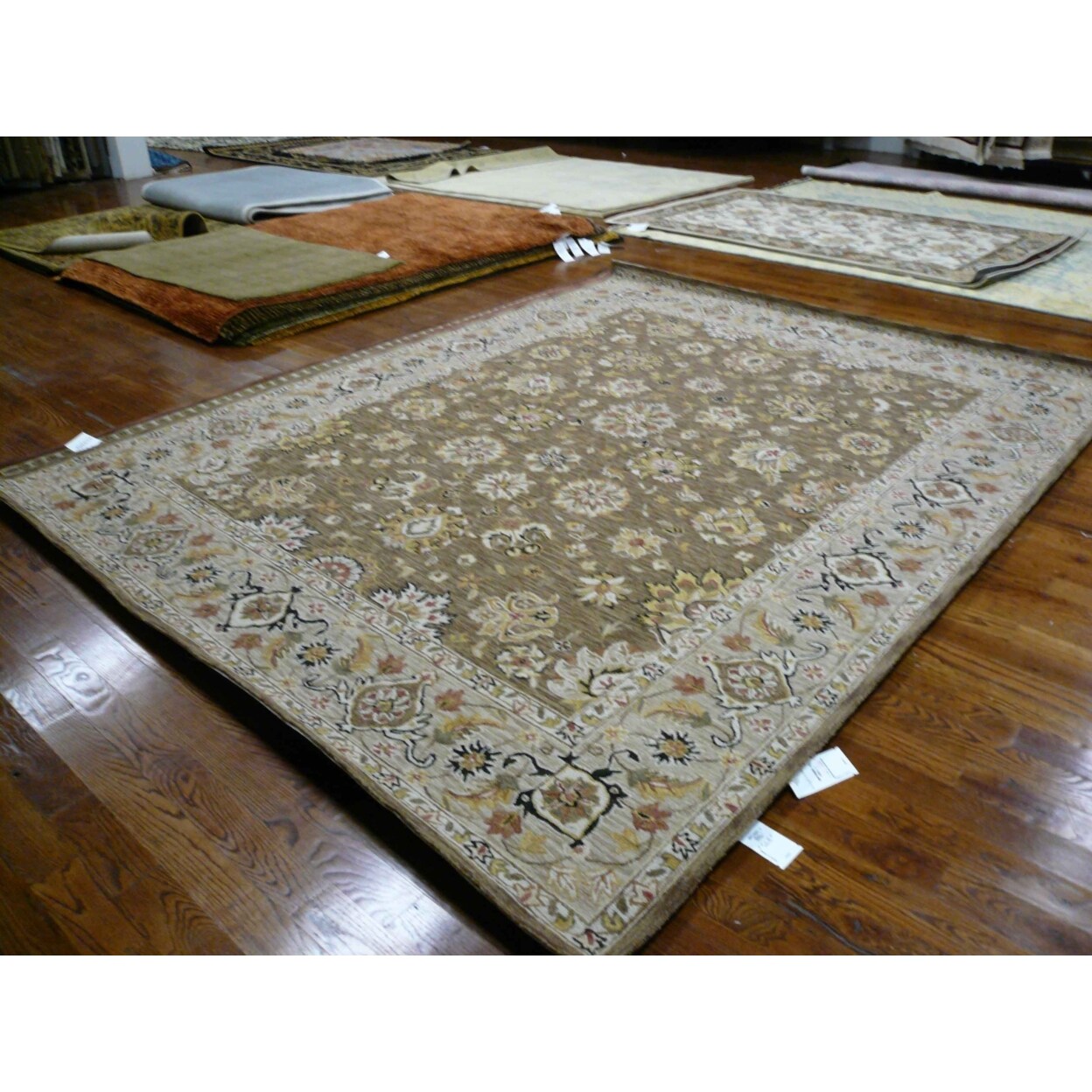 Safavieh Chelsea 5.5 ft. x 5.5 ft. Hand Hooked Round Rug - Brown