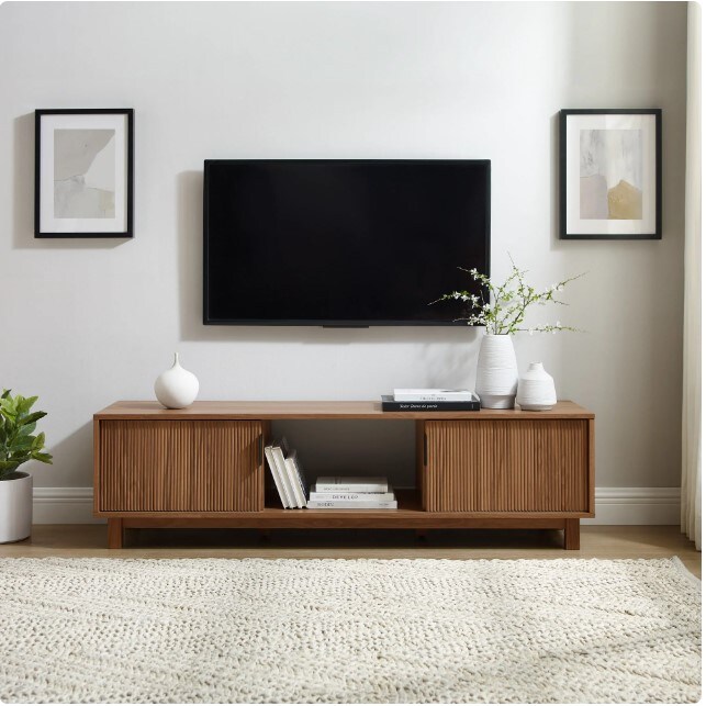 Mocha 2-Door Mid-Century Modern Reeded TV Stand for TVs up to 65 ...