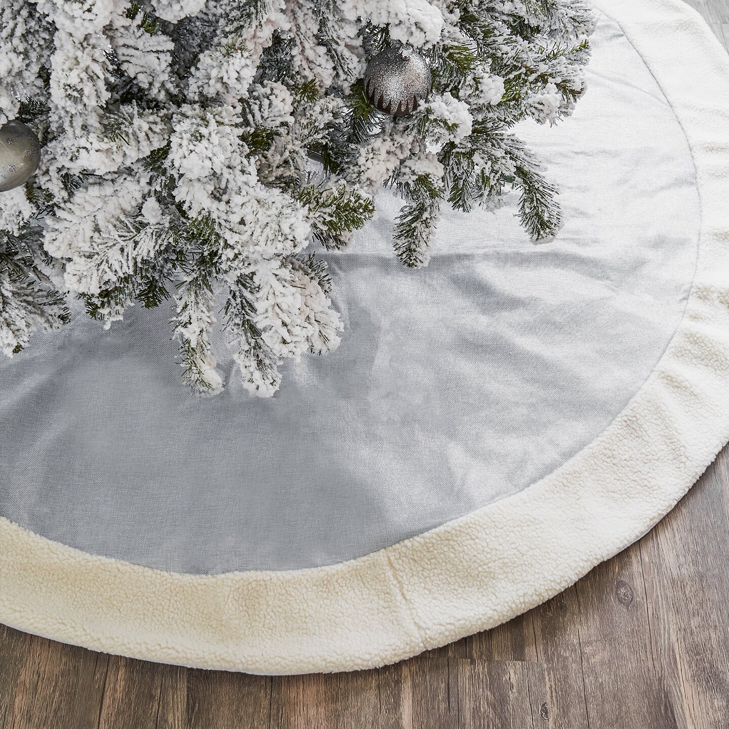 Silver Faux Burlap with Sherpa Fur Tree Skirt - 66&#x22;