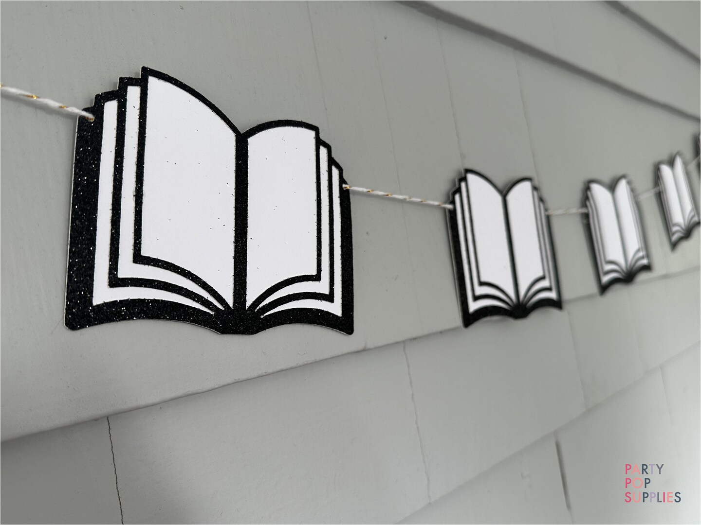 Book Banner, Booktok Party, Reading Lover Party Decor, Book Garland, Reading Club Decor, Librarian Party Decor, Book Party Theme Decor B091