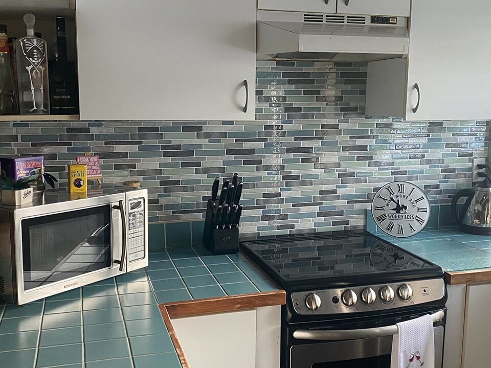 Art3d 10 Sheets Self-Adhesive Decorative Kitchen Backsplash Tiles.