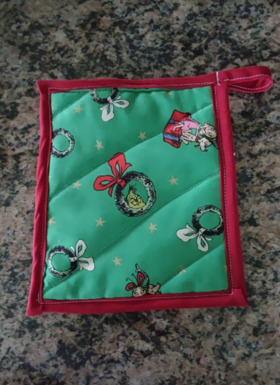 The Grinch™ Oven Mitt & Potholder Set