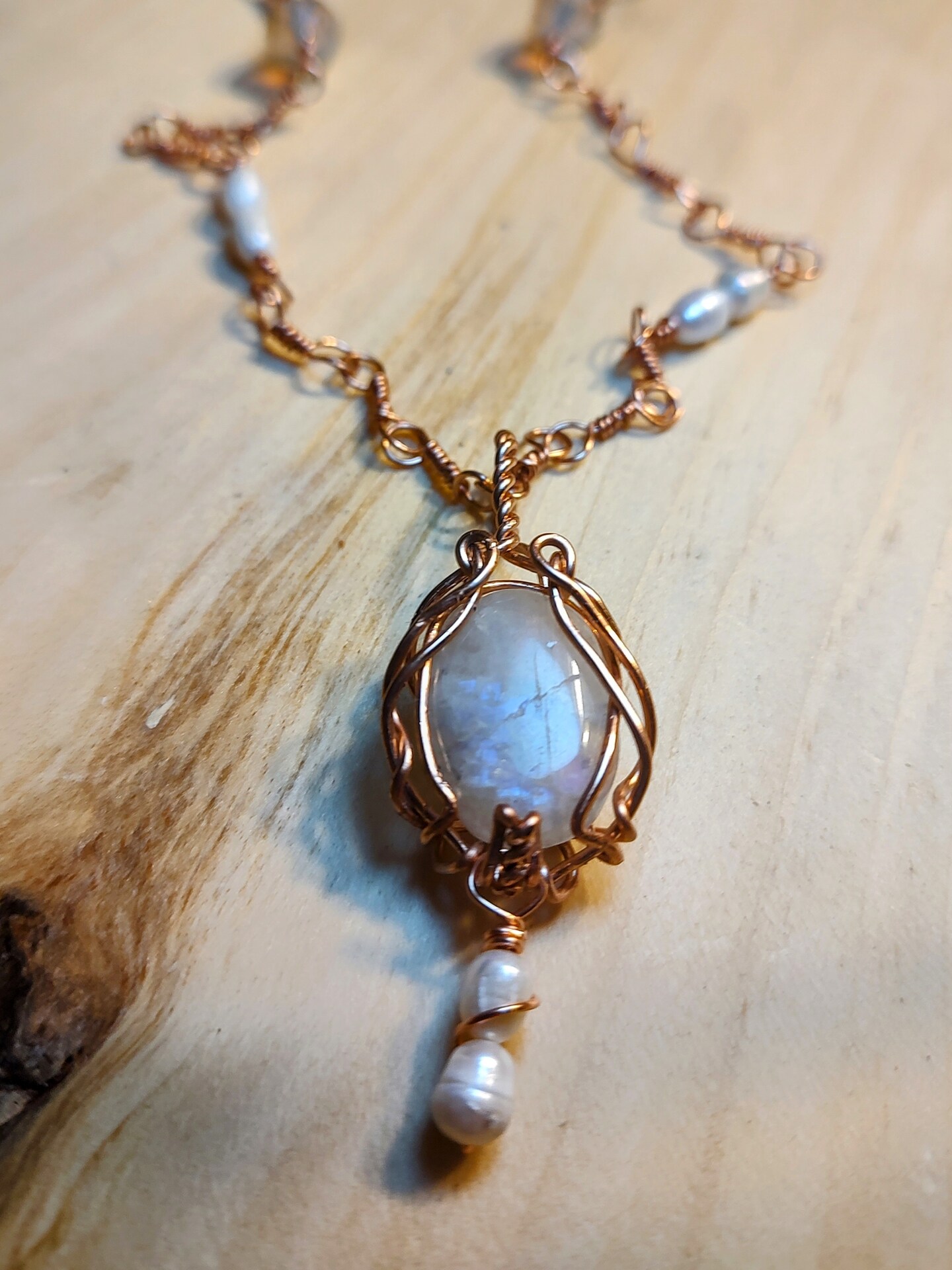 How-To name is Copper wrapped Moonstone and freshwater pearl neck