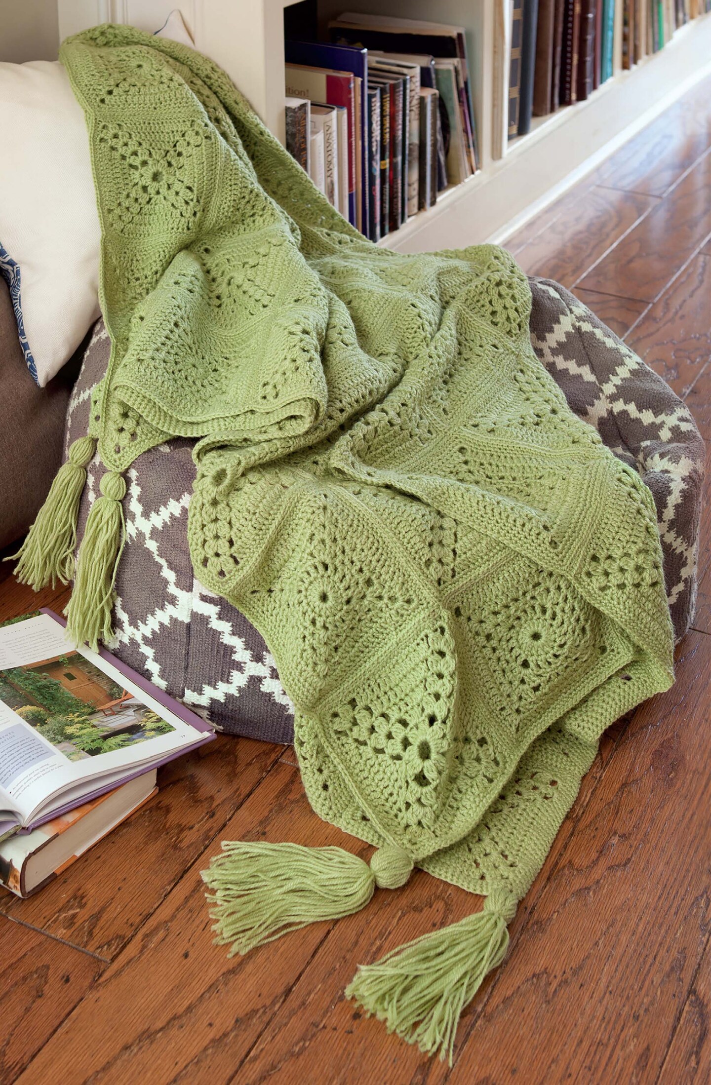 Leisure Arts Easy Afghans Crochet Book