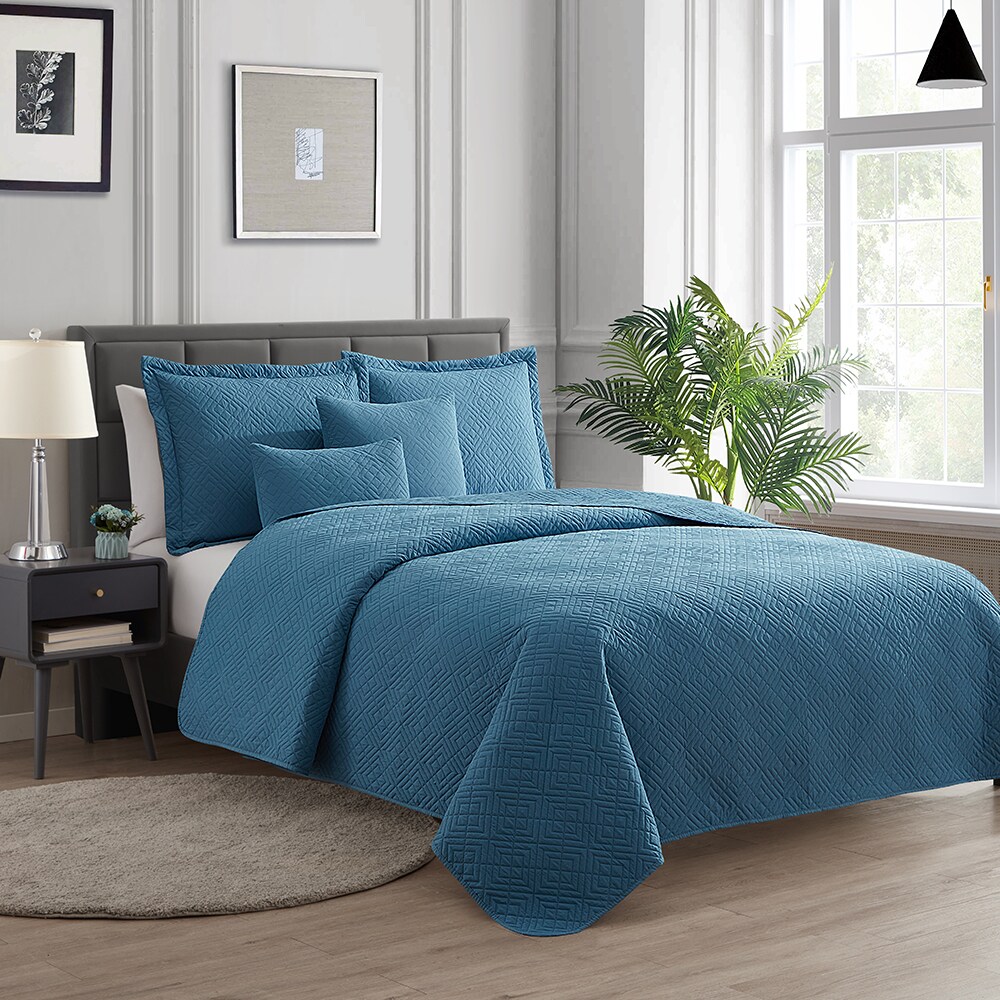 Clara Clark Quilts Set