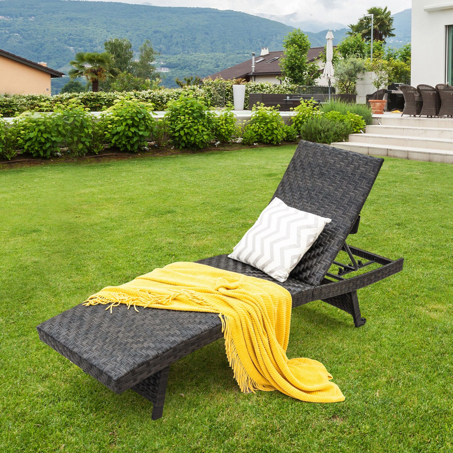 Folding Padded Rattan Patio Chaise Lounge With Adjustable Backrest And Quick Dry Foam