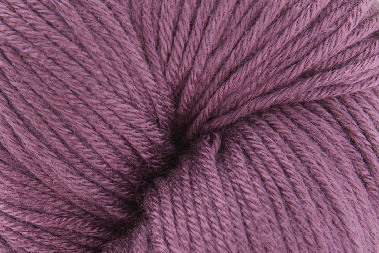 Magnolia by Universal Yarn - Cashmere/Modal Super Fine Yarn - 107 Brambleberry
