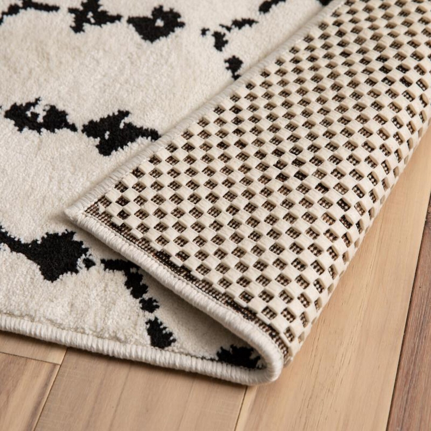 What Is Carpet Flooring? 5 Benefits to Know
