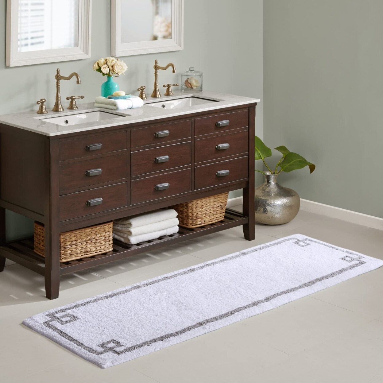Madison Park   Glam Cotton Tufted Bath Rug with White Finish MP72-7334