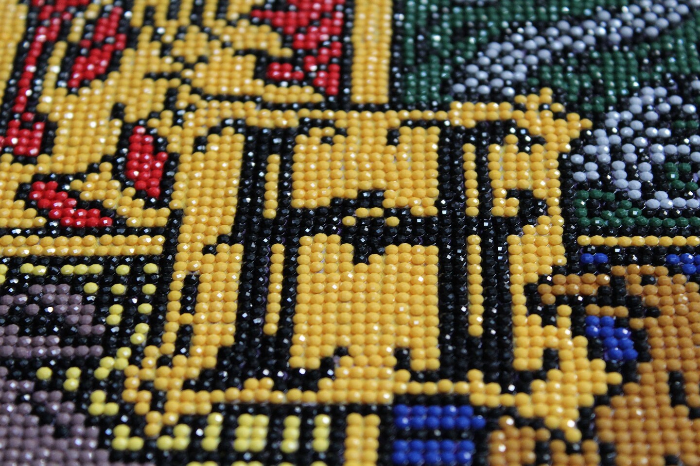 Camelot Dots Diamond Art Kit 20.4"X27.5"-Harry Potter - Hogwarts Crest