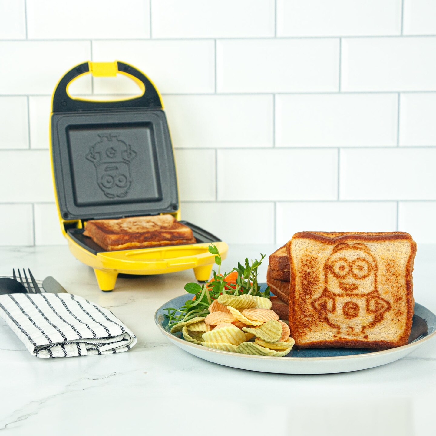 Uncanny Brands Minions Single Sandwich Maker