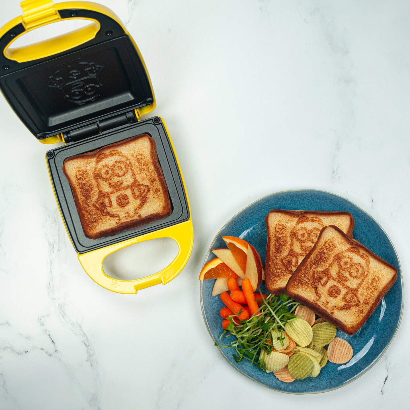 Uncanny Brands Minions Single Sandwich Maker