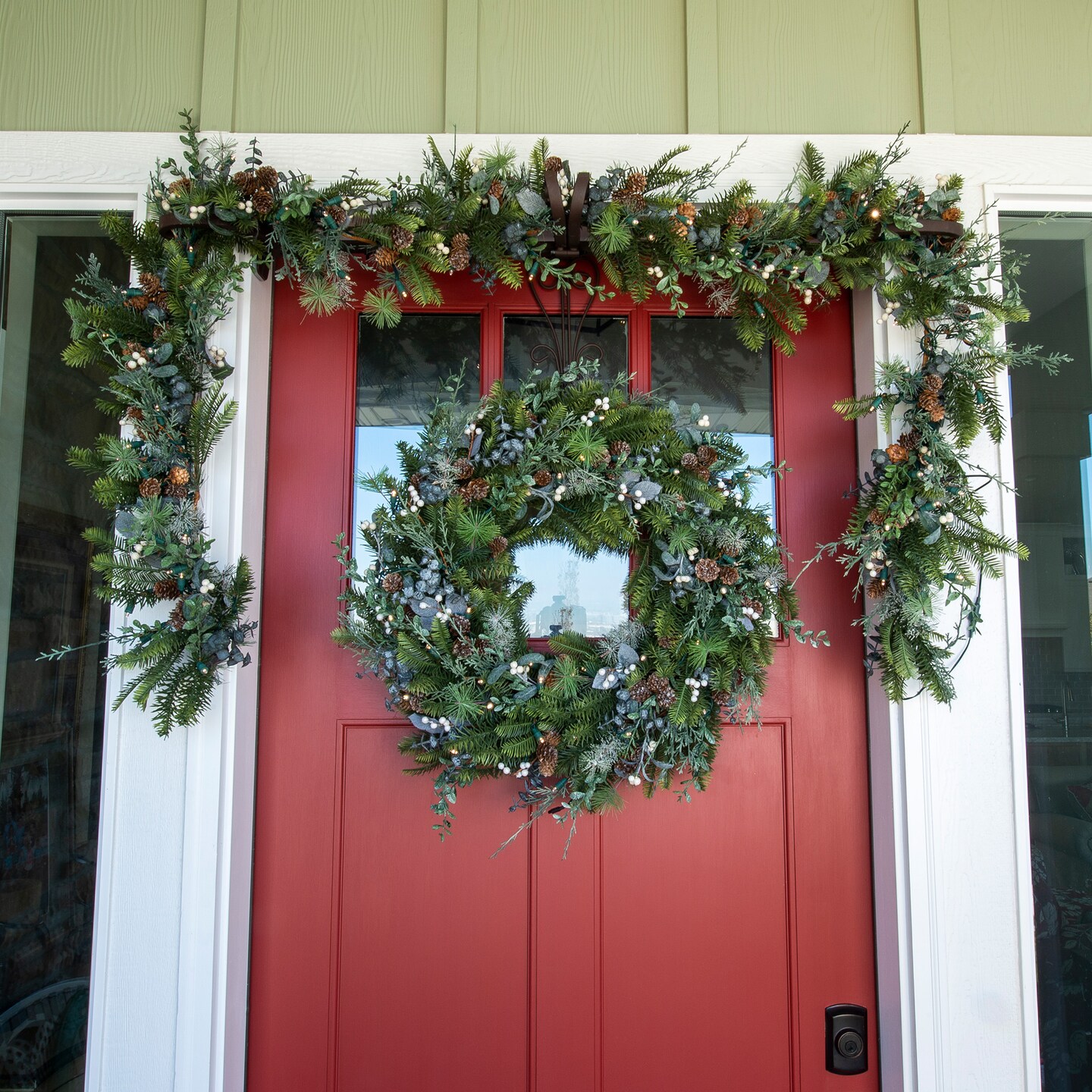 Lighted Christmas Wreath - Rustic White Berry