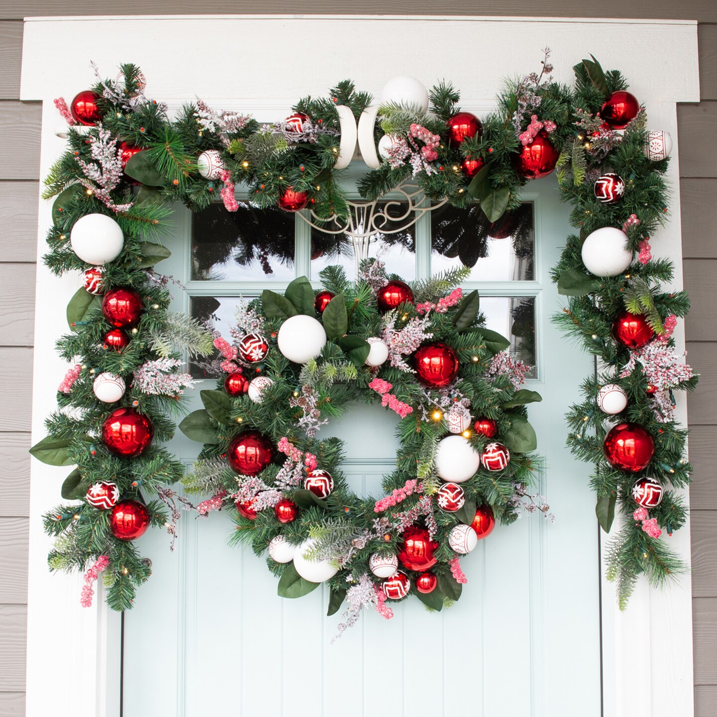 Lighted Christmas Wreath - Nordic