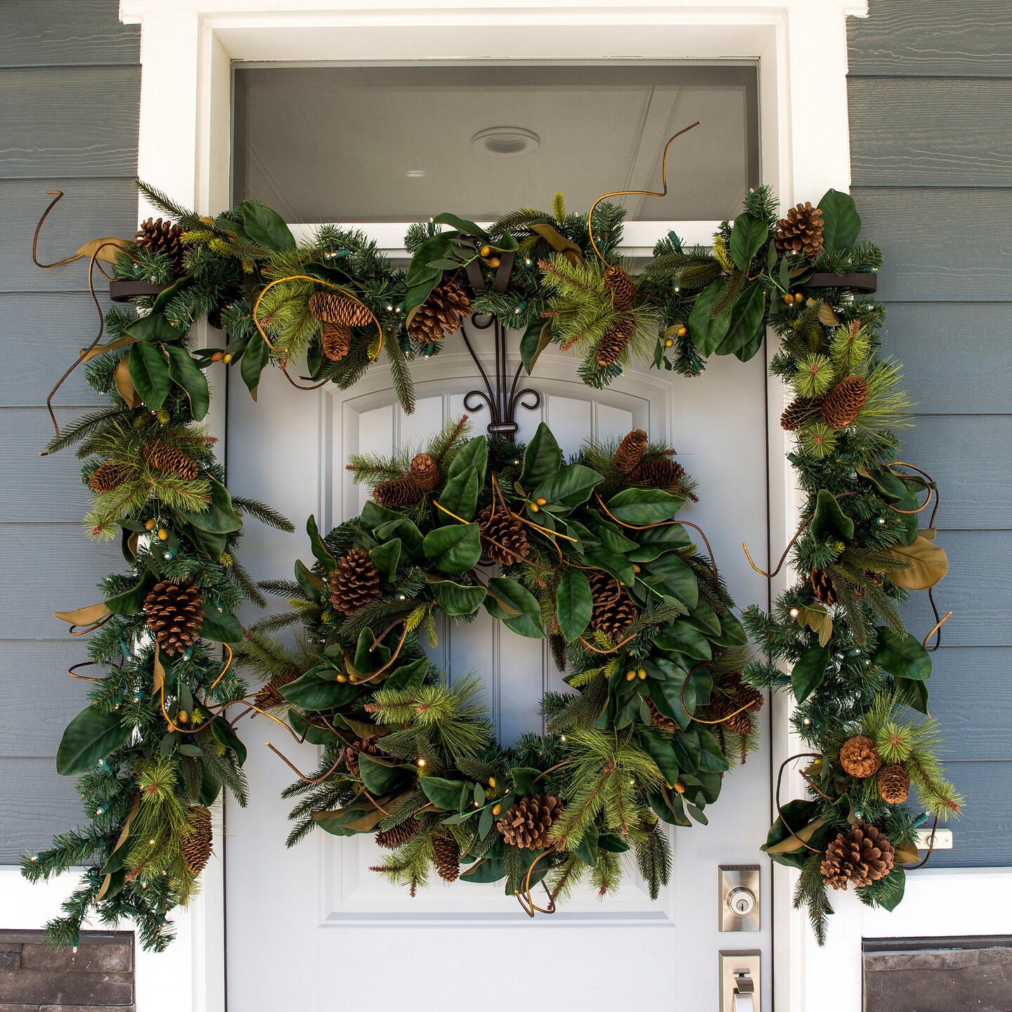 30 in. Holiday Wreath with Lights - Magnolia Leaf