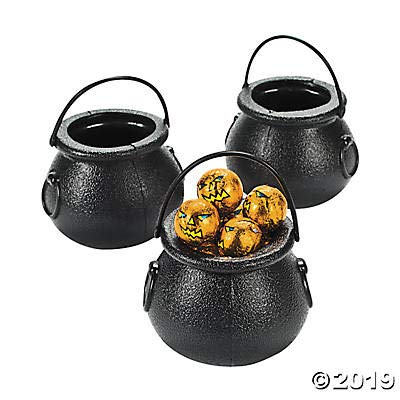 Fun Express Candy Kettles for St. Patrick&#x27;s Day (Set of 12) Great for Leprechaun Pots of Gold