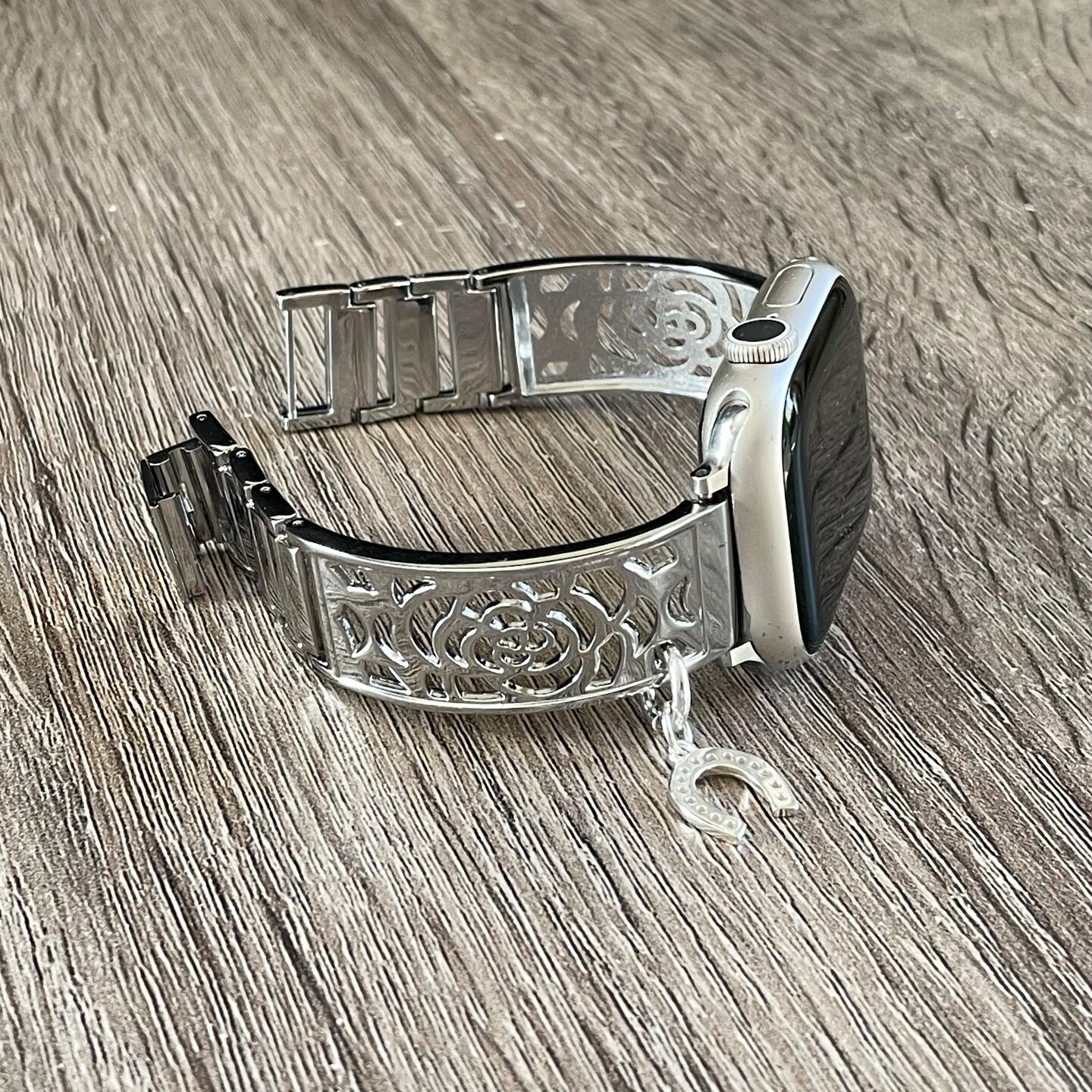 h'eres h'eres Apple Watch silver band Apple Watch h'eres h'eres Apple Watch silver band Apple Watch