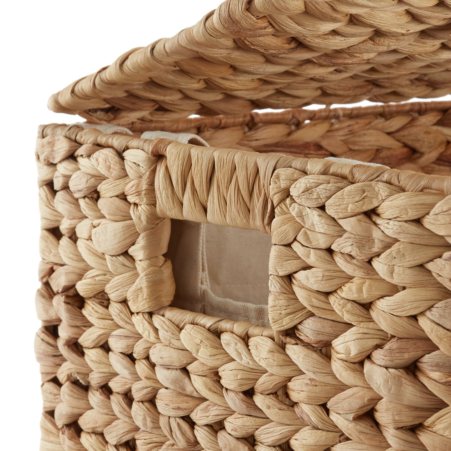 Casafield 2-Section Laundry Hamper with Removable Liner Bags, Woven Water Hyacinth Double Laundry Basket Sorter for Clothes and Towels
