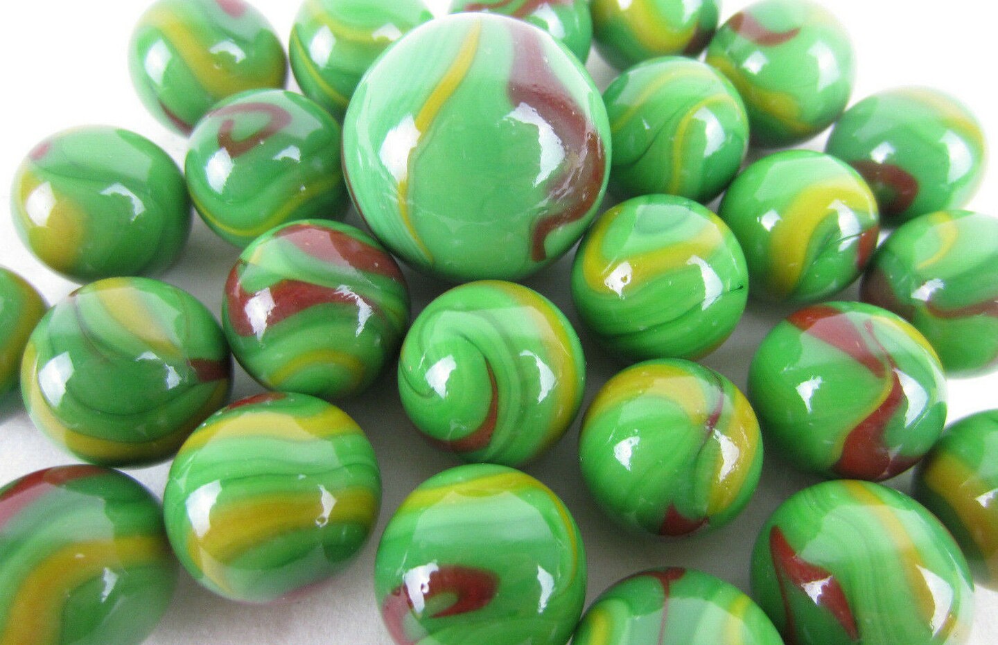 25 Glass Marbles LLAMA Brown/Tan Metallic Iridescent Shooter new