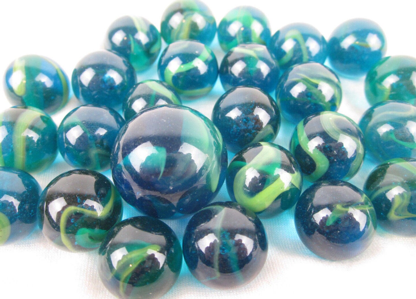 25 Glass Marbles SEA TURTLE Sea Blue/Green Translucent Game Pack Shooter Swirl