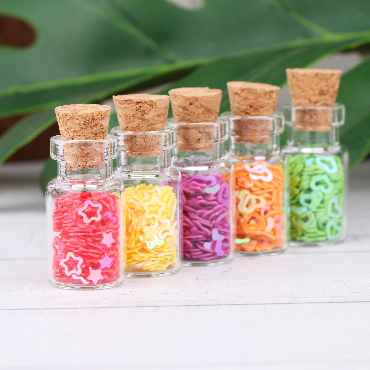 100 Pieces 1ml Small Mini Glass Bottles Jars with Cork Stoppers Tiny Vials for DIY Art Crafts Wedding Favors