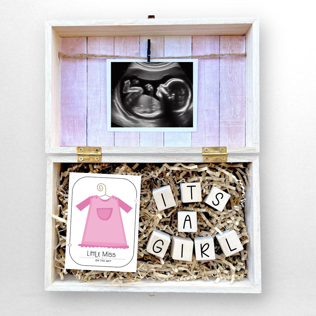 オーダー受付パネル♡Baby girl Baby Gender Reveal Gift Box Engraved Personalized Keepsake Baby