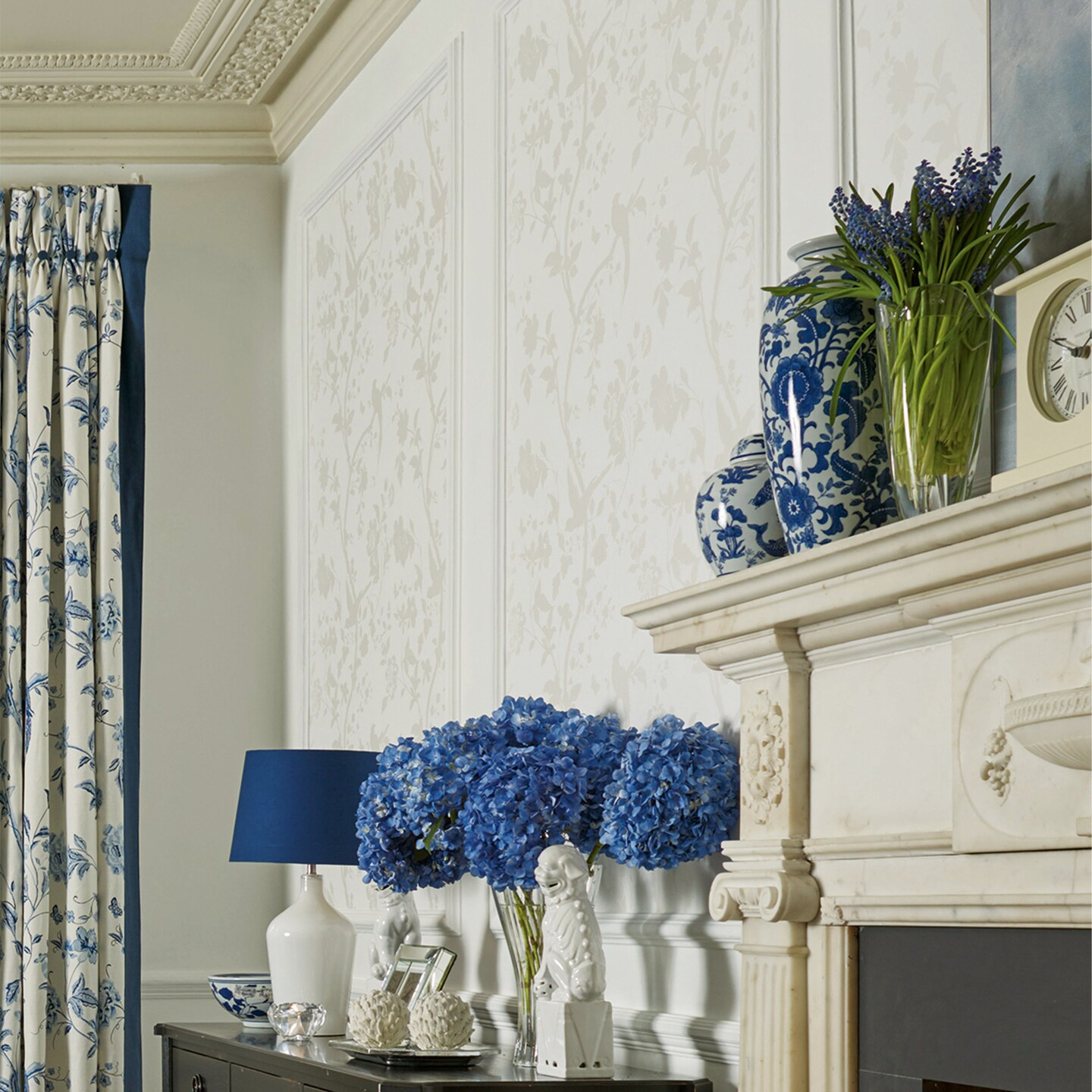 Laura Ashley Oriental Garden Pearlescent White Wallpaper