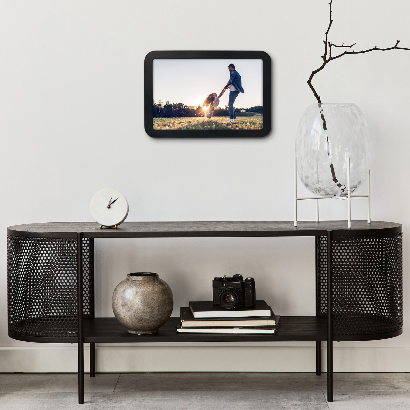 Americanflat Curved Corner Photo Frame - Picture Frame with Round Corners - Shatter Resistant Glass - Triangle Hanging Hardware - Easel for Tabletop Display - Black