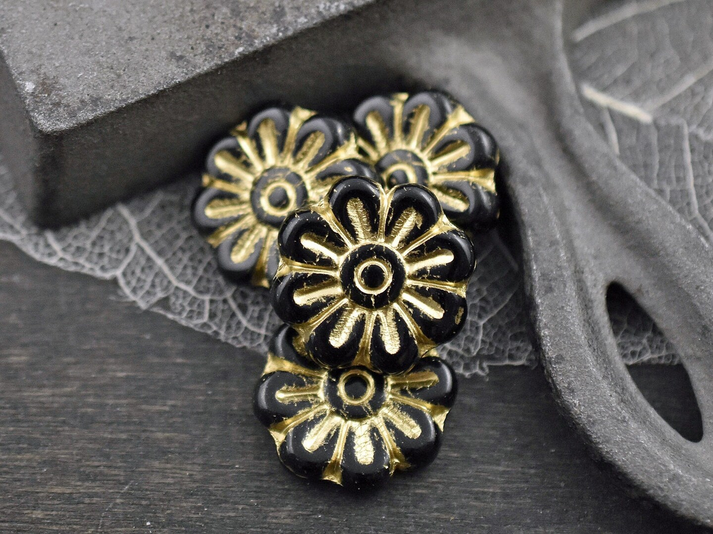 *6* 18mm Gold Washed Opaque Black Daisy Flower Beads