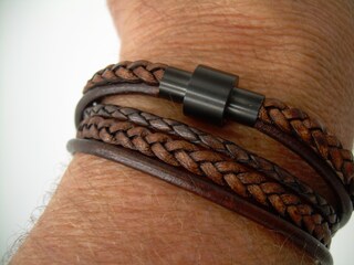 Murtoo Bracciale Uomo In Vera Pelle Intrecciata - Chiusura Magnetica, Multistrato, 22,5 Cm, Regalo Unico