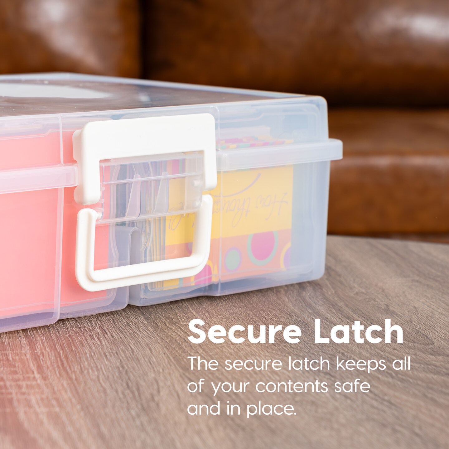 IRIS USA Extra Large 4" x 6" Photo and Embellishment Craft Keeper with 16 Cases