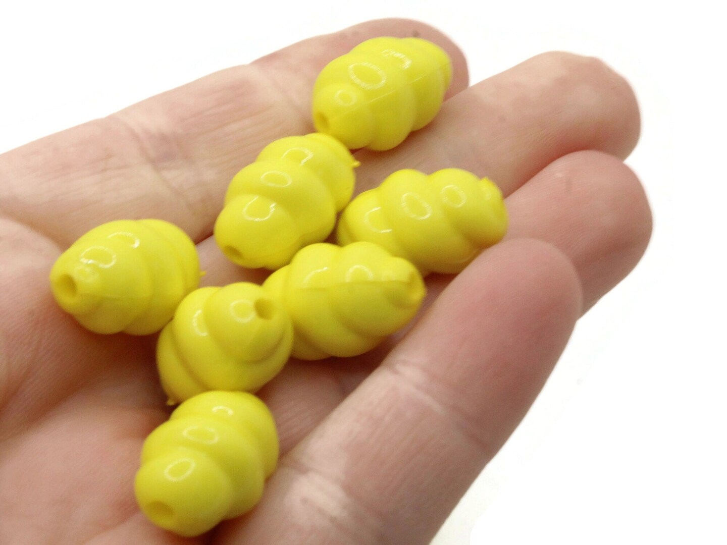 30 18mm Yellow Plastic Twisted Oval Beads