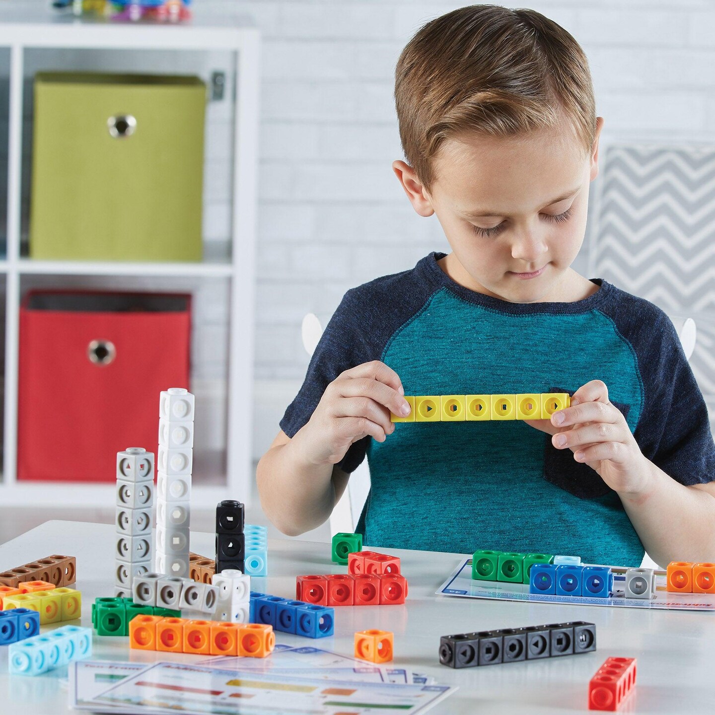 Mathlink&#xAE; Cubes Kindergarten Math Activity Set: Mathmobiles!