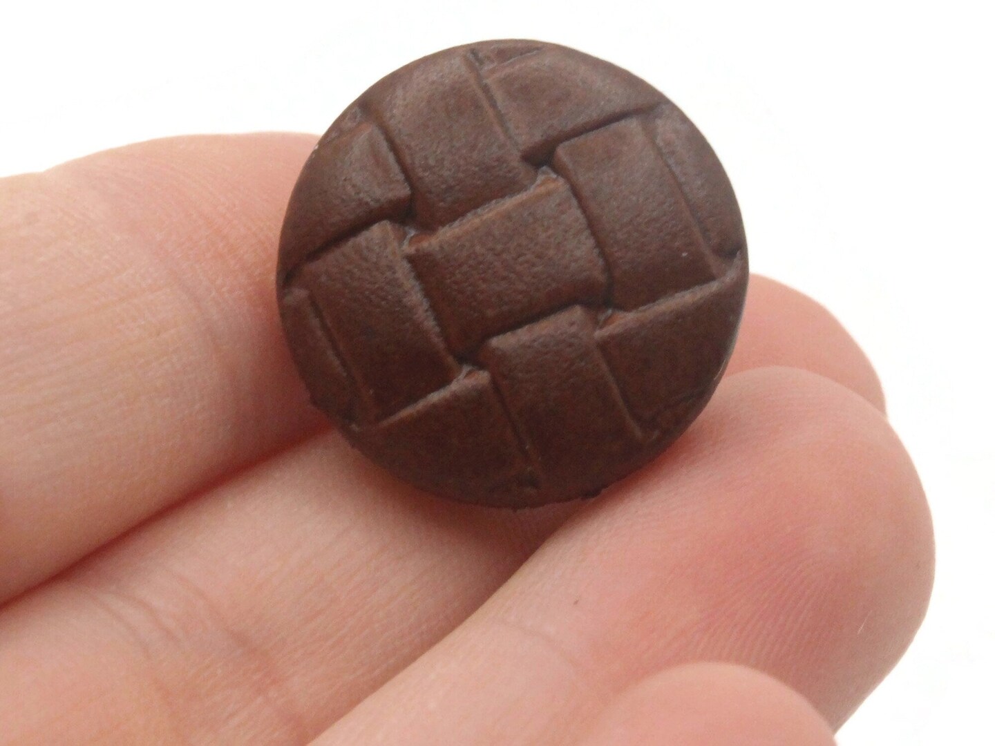 4 20mm Vintage Brown Leather Basket Weave Pattern Shank Buttons Sewing Notions