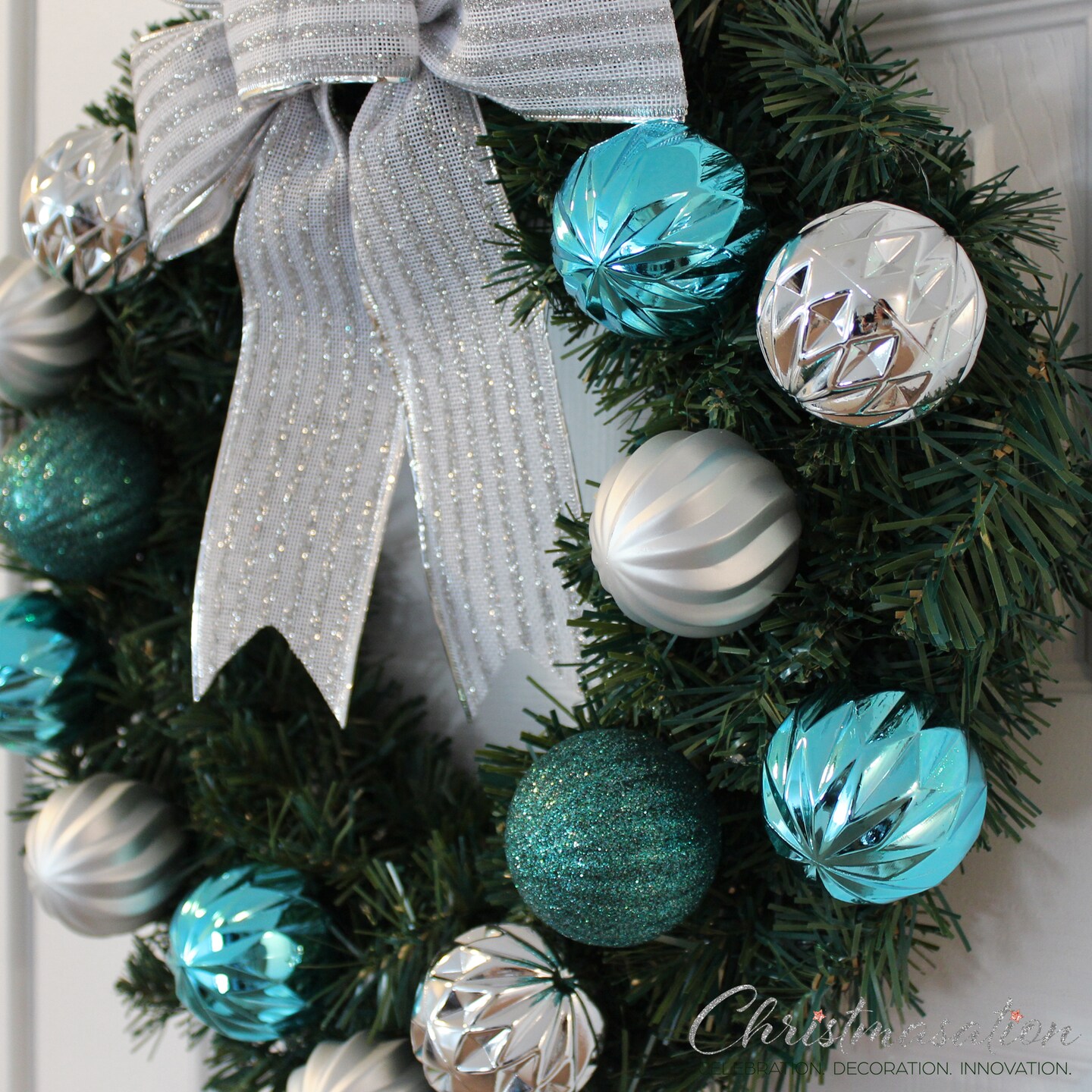 DIY Turquoise and Cobalt White Christmas Wreath * sparkle living blog