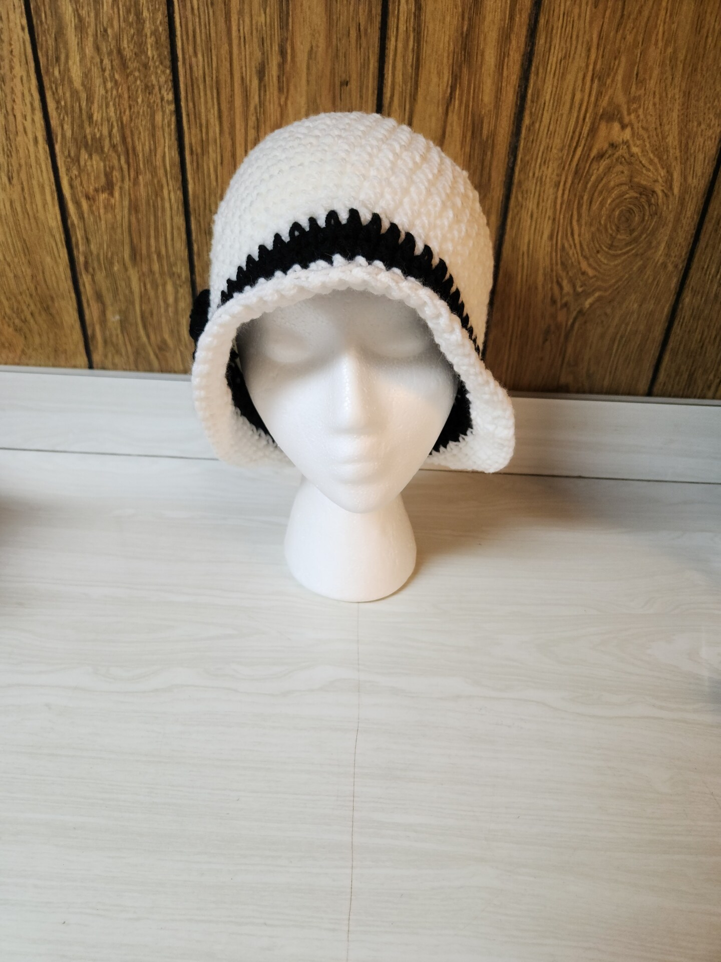 CC Black & White Crochet Knit Luxury Bucket Hat Chanel 22P Black White Raffia CC Crochet Logo Sun Cloche  main image 3
