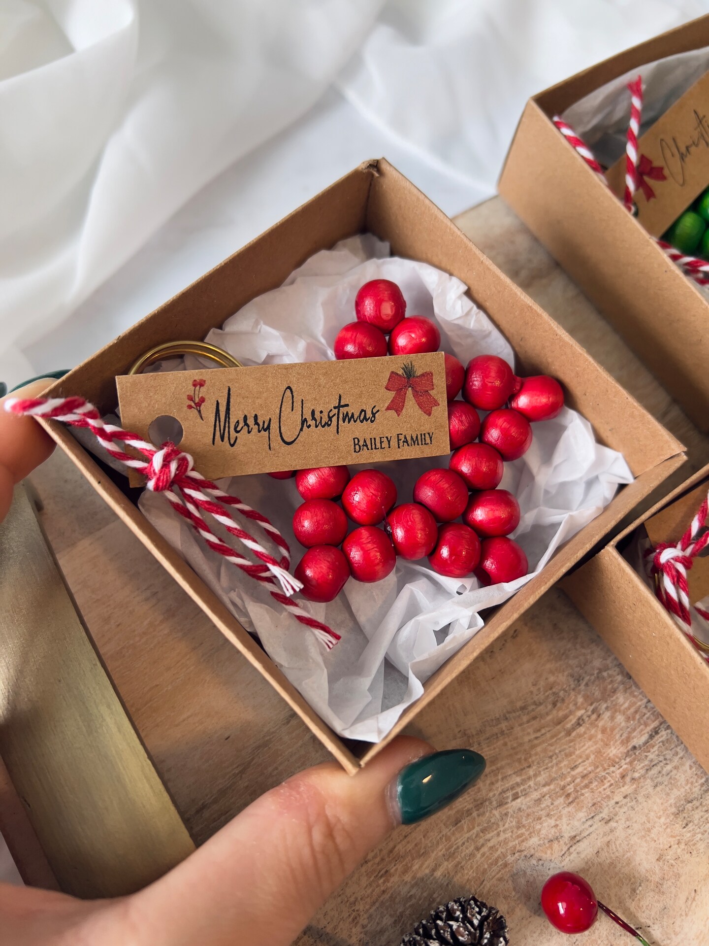 How to Handle Holiday Gifts to Employees | Accounting for Gifts
