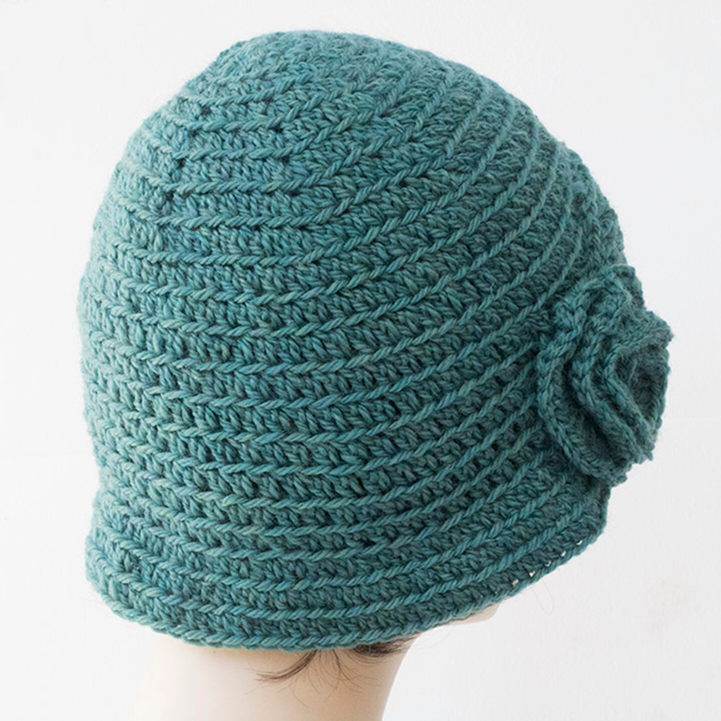 Hand Crochet Wool Cloche Hat With Flower and Leaf For Woman  display picture 1