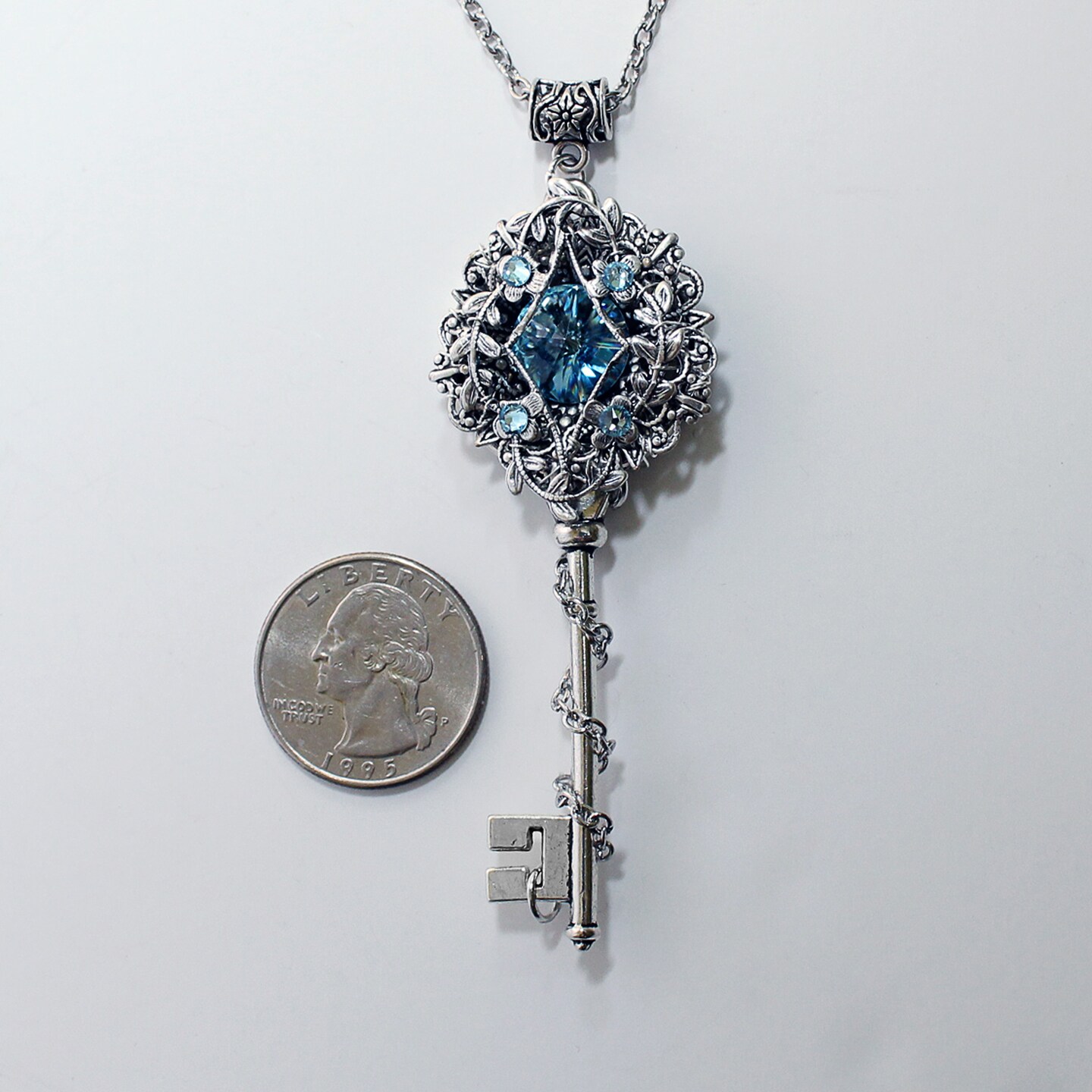 925 Sterling Silver Hammered Disc Necklace, Aquamarine, Handmade Hammered  Disc Aquamarine Pendant, March Birthstone, Aquamarine Birthstone