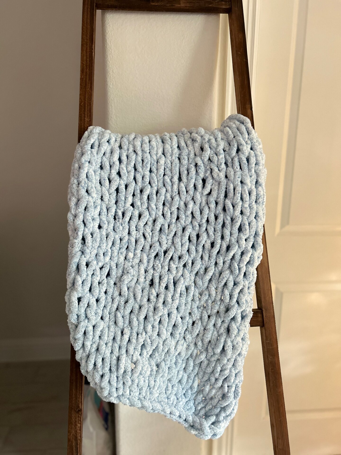 Baby blue chunky online knit blanket